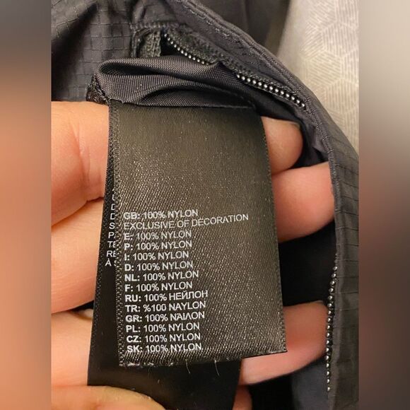 The North Face women’s nylon waterproof hooded Jacket shell Small - Picture 9 of 11